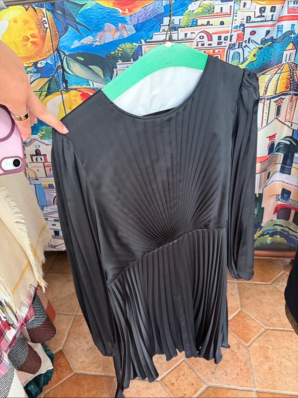 Elegant Black Pleated Women's Dress